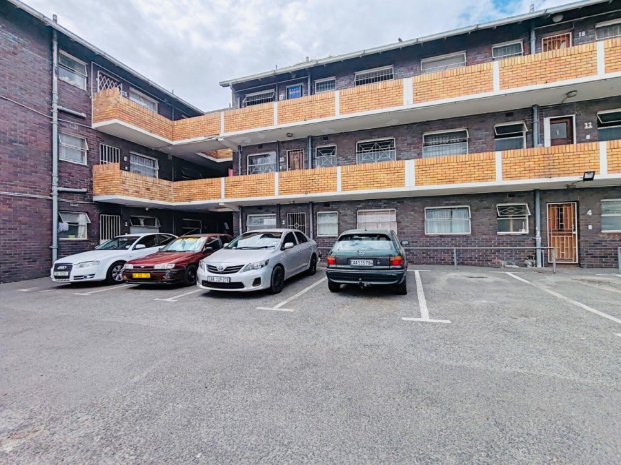 2 Bedroom Property for Sale in Maitland Western Cape